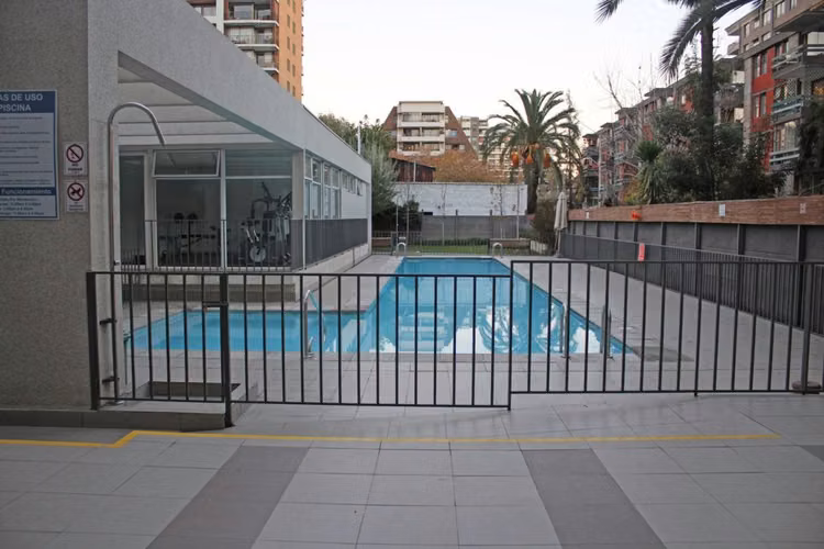VENDO COMODO DEPARTAMENTO ESTUDIO  CERCA METRO NUÑOA Y MONSEÑOR EZAYGUIRRE