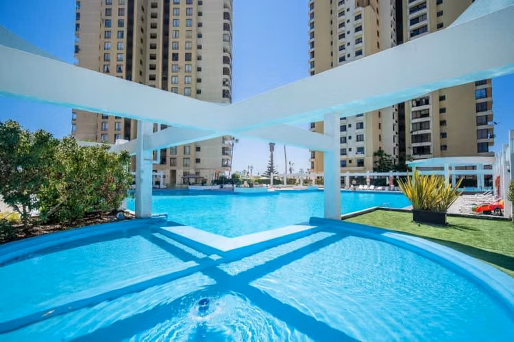 Departamento FRENTE A PLAYA CAVANCHA - Imagen 2