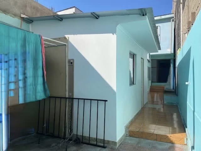 CASA entre calles latorre y condell