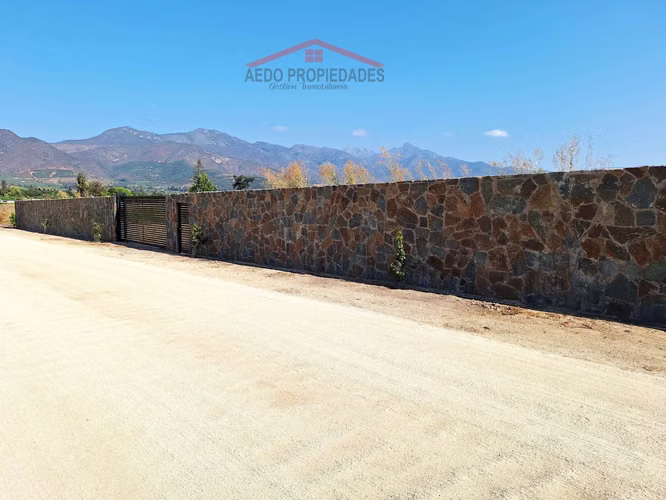 Se Vende Parcela Premium en sector Pocochay altura Paradero 16, comuna de La Cruz.