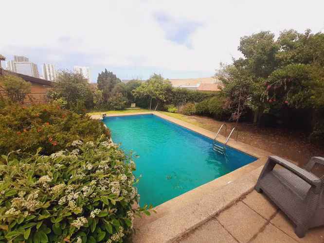 3 Niveles, Cómodos Espacios Y Amplio Jardín (143021)