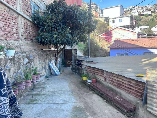 Gran Terreno con 5  Dptos. en Valparaíso - Imagen 5