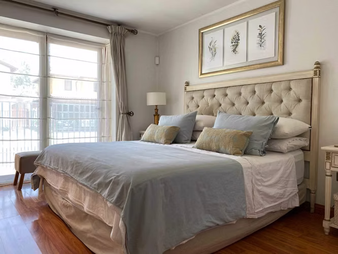 Preciosa Casa en Condominio de Huechuraba (143199)