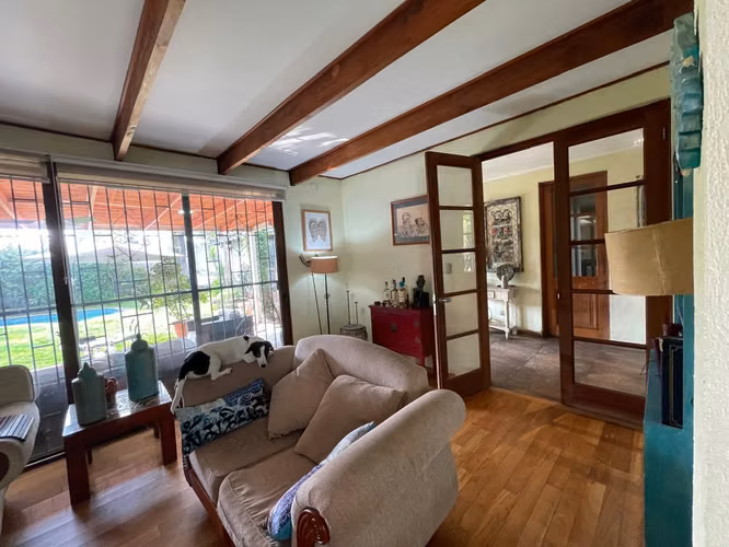 Maravillosa casa en Venta, en el mejor sector de la Reina. Príncipe de Gales 5D+4B