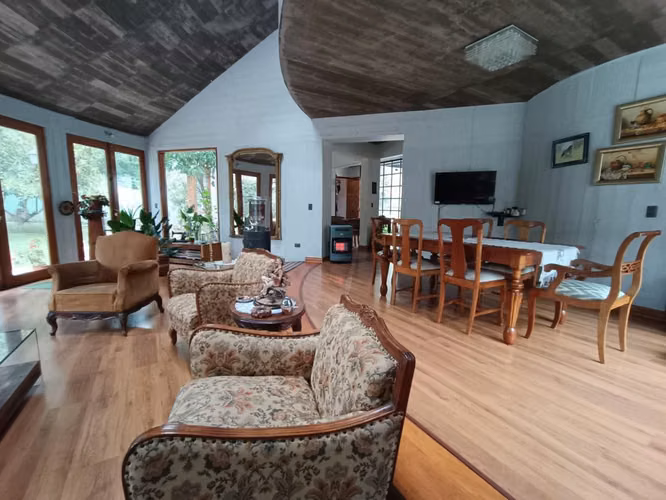 Espectacular casa en la Reina Alta. Carlos Silva Vildósola 4D+5B