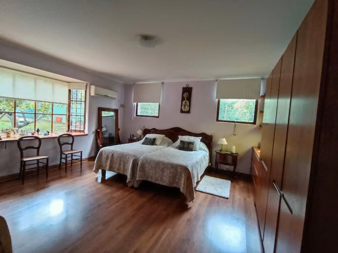 Espectacular casa en la Reina Alta. Carlos Silva Vildósola 4D+5B
