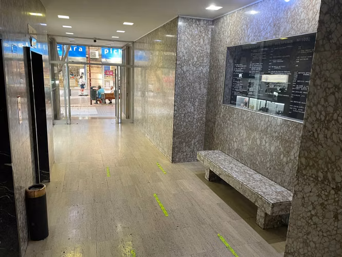 VENDE Excelente oficina Huerfanos - Ahumada