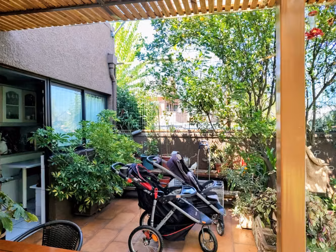 Casa En Venta 5 Dormitorios/ Metro Plaza Egaña
