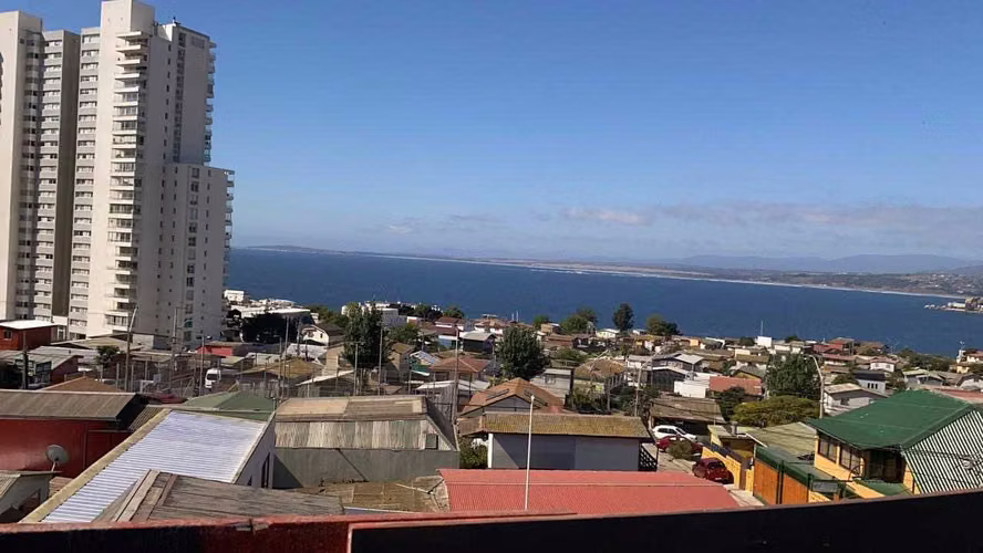 Local comercial, 3 pisos, vista mar trasera (143455)