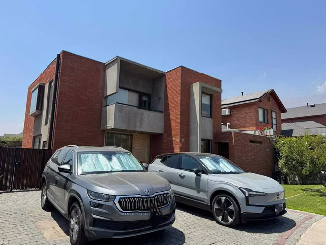 Espaciosa casa en condominio cerrado (143470)