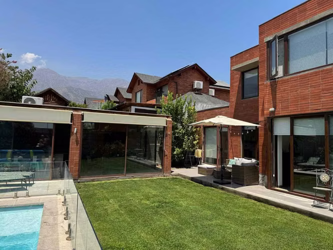 Espaciosa casa en condominio cerrado (143470)