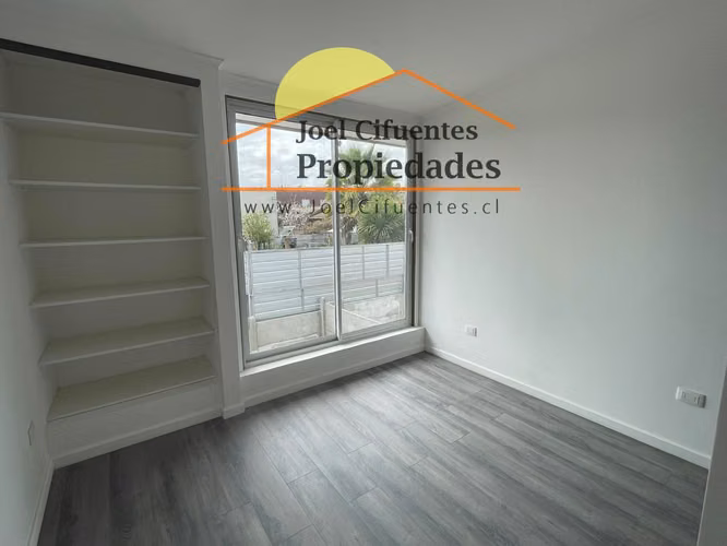 6 casas nuevas en condominio a pasos de la estación del tren. Cod-2407