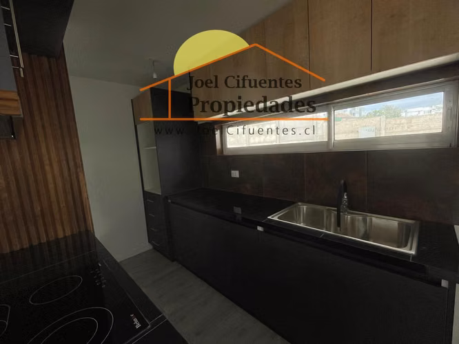 6 casas nuevas en condominio a pasos de la estación del tren. Cod-2407