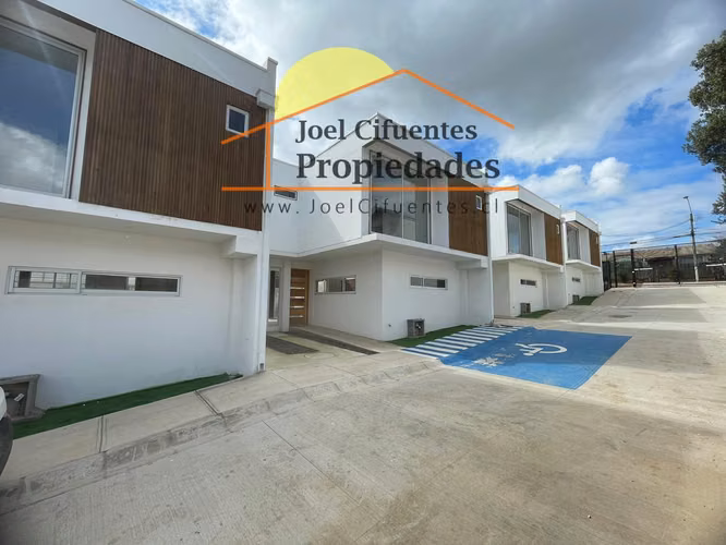 6 casas nuevas en condominio a pasos de la estación del tren. Cod-2407