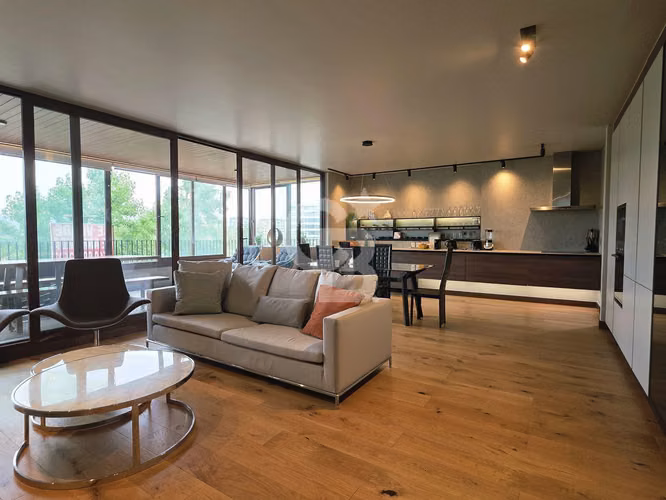 Exclusivo Depto en Vitacura: Confort y Estilo Premium, CBG