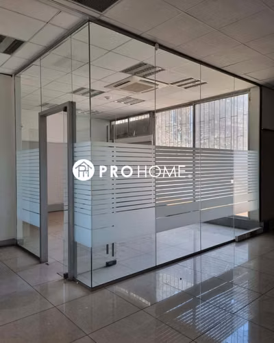 Edificio Corporativo: 764 m² y Máxima Capacidad de Estacionamiento