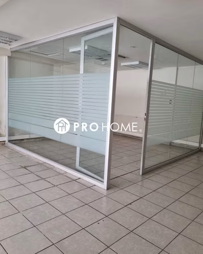 Edificio Corporativo: 764 m² y Máxima Capacidad de Estacionamiento