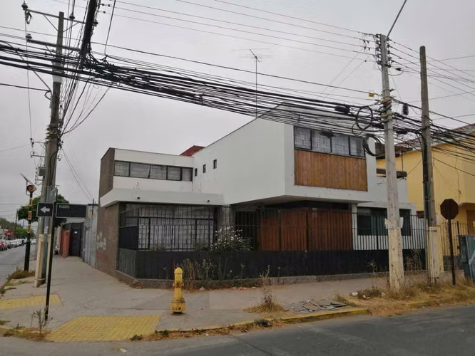 Amplia Casa en Pleno Centro de Quillota (143616)