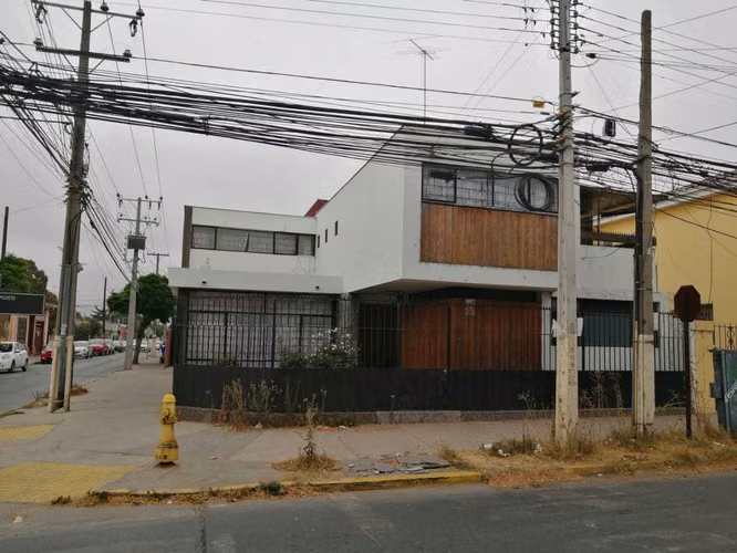 Amplia Casa en Pleno Centro de Quillota (143616)