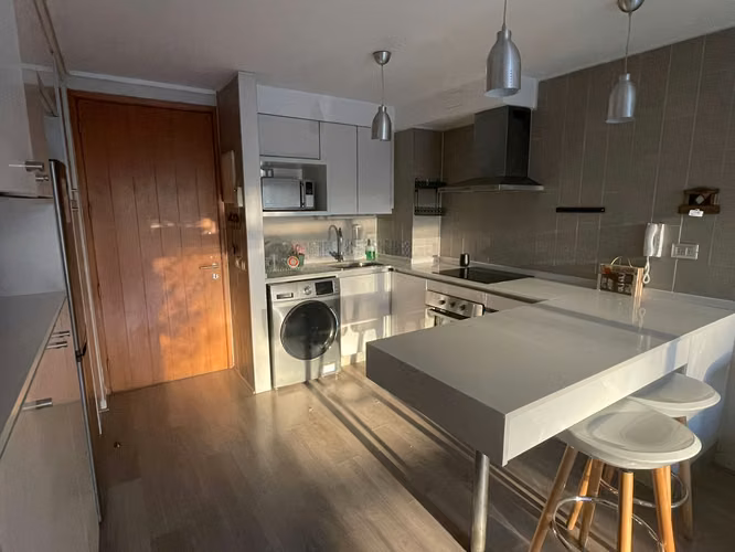 Vendo comodo departamento 2h 2b estacionamiento y bodega  Limite entre Nuñoa y Providencia.