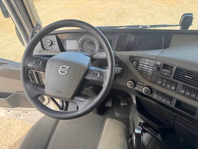 2019 Tractocamión Volvo FH con Kit Hidráulico – 4X2 - Automático
