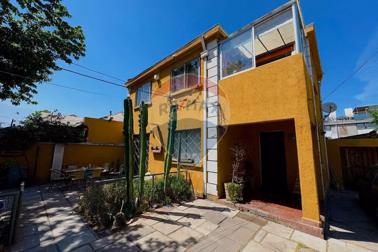 Exclusiva casa en ñuñoa con piscina y garaje - Imagen 3