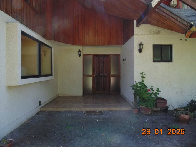 Amplia y Hermosa Casa con Piscina (143794)