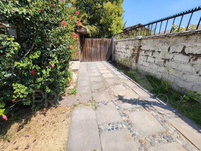 Casa en venta en La Reina con amplio terreno, oportunidad de inversión