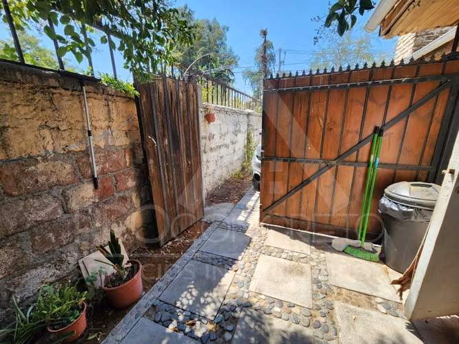 Casa en venta en La Reina con amplio terreno, oportunidad de inversión