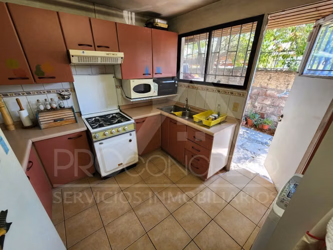 Casa en venta en La Reina con amplio terreno, oportunidad de inversión