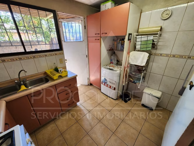 Casa en venta en La Reina con amplio terreno, oportunidad de inversión