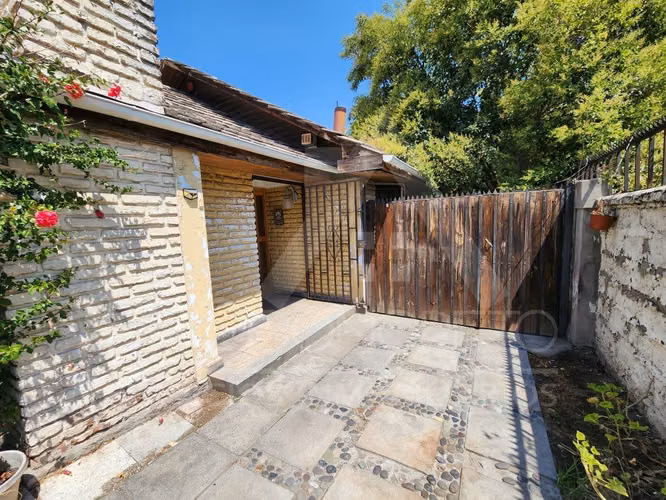 Casa en venta en La Reina con amplio terreno, oportunidad de inversión