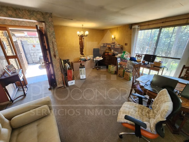 Casa en venta en La Reina con amplio terreno, oportunidad de inversión