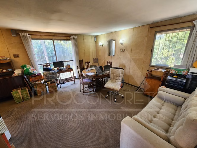 Casa en venta en La Reina con amplio terreno, oportunidad de inversión