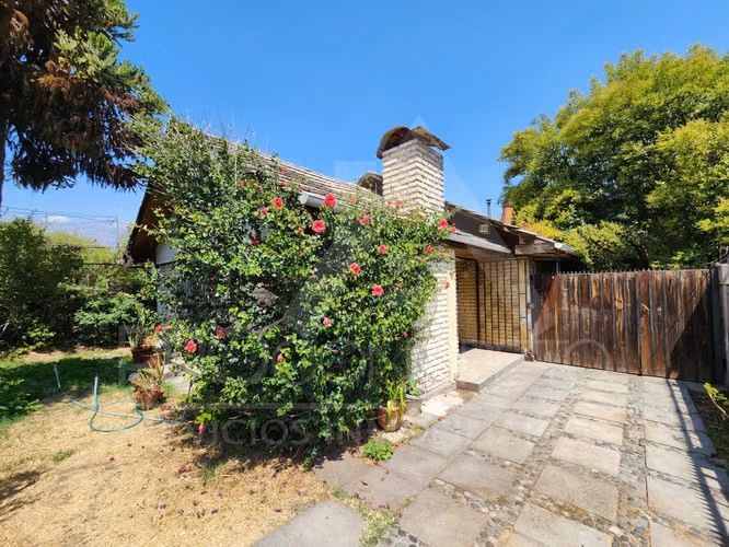 Casa en venta en La Reina con amplio terreno, oportunidad de inversión