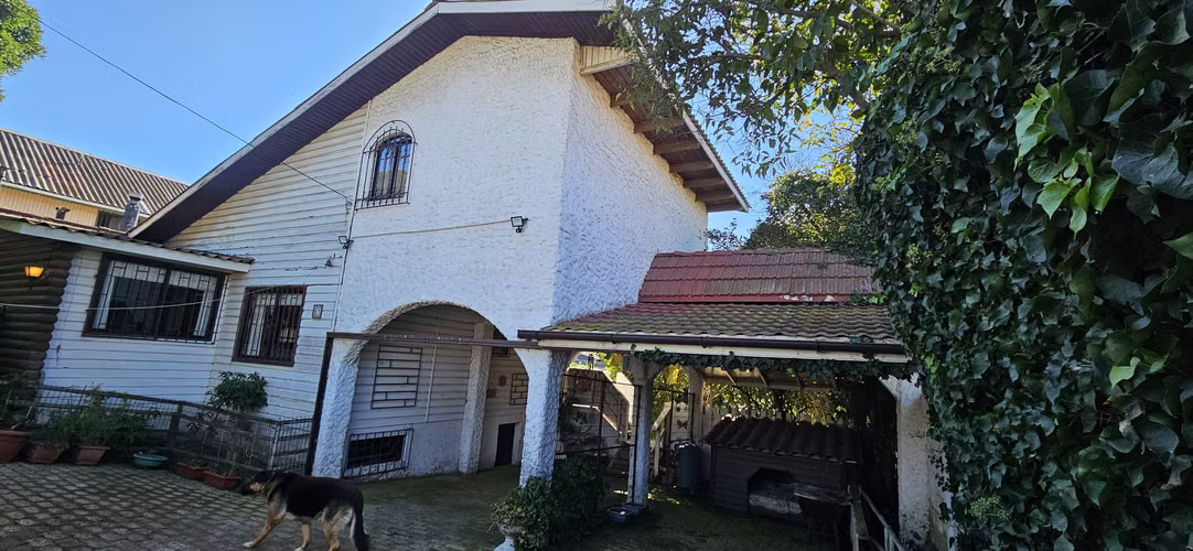 320MT TERRENO, 154MT CONSTRUIDOS. 3 DORM, 4 BAÑOS, ESTACIONAMIENTOS