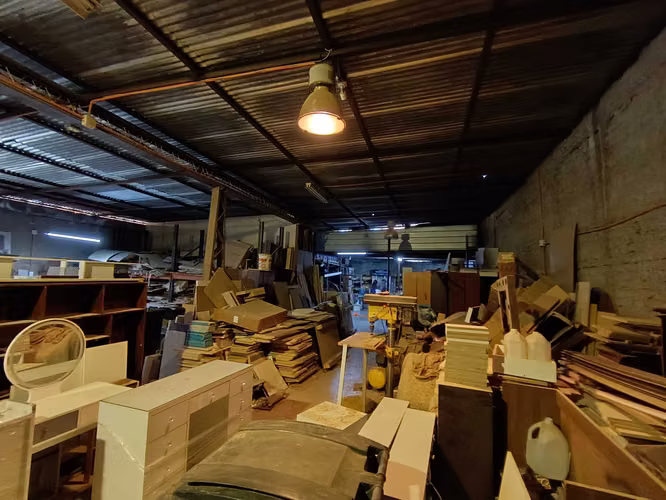 Comercio, servicios 200/480 m2, 10 mt x 46 mt (143848)
