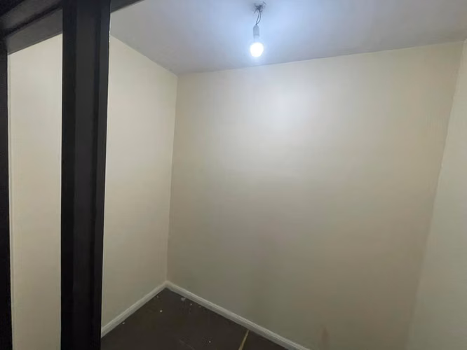 Arriendo Oficina 1 privado, 1 baño, Metro Plaza de Armas