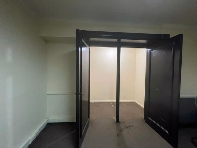 Arriendo Oficina 1 privado, 1 baño, Metro Plaza de Armas