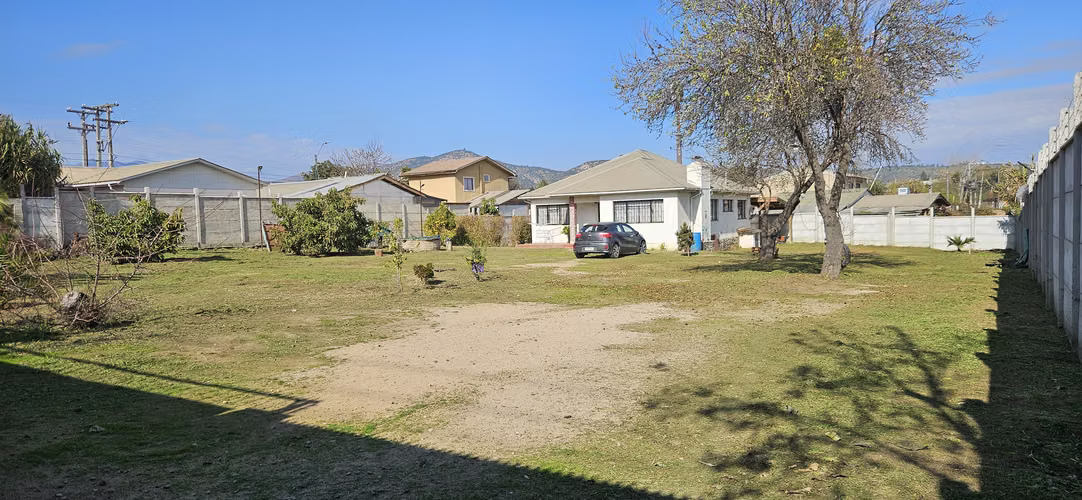 3 Dormitorios, 1 baño, amplio patio