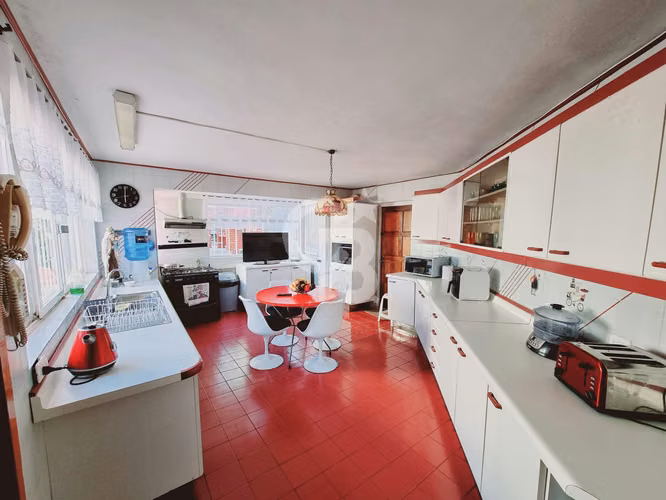 Inversión: Casa Principal y Departamento Independiente