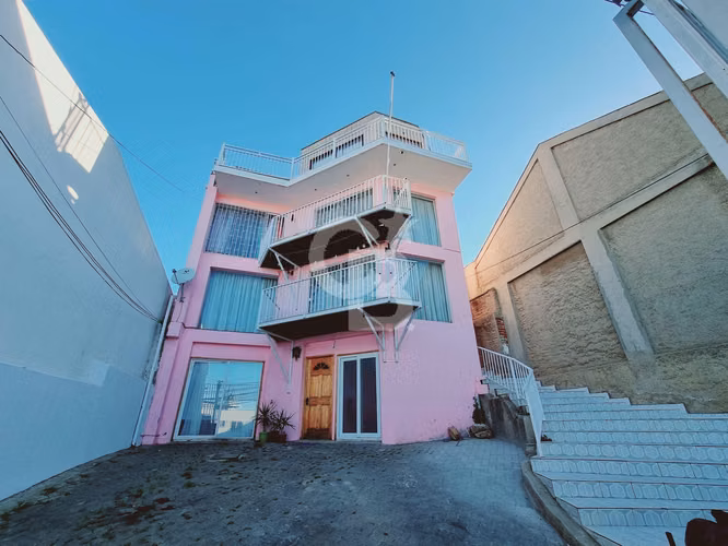 Inversión: Casa Principal y Departamento Independiente