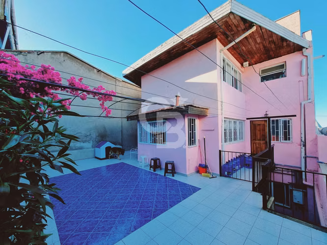 Inversión: Casa Principal y Departamento Independiente