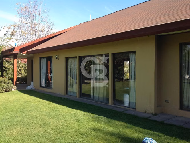 Arriendo Casa en Colina: Tranquilidad y Comodidad