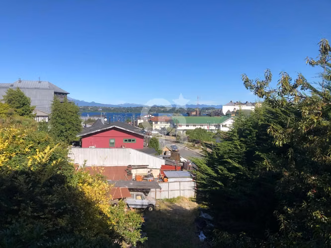 Gran terreno en el centro de Puerto Varas