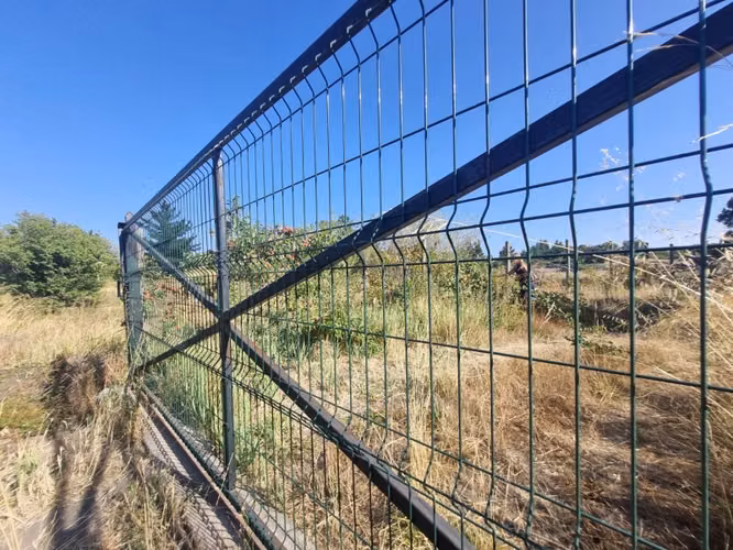 Vende parcela de 1,4 há en Negrete.