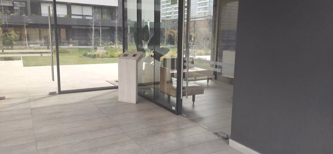 VENDO DEPTO. SEMI NUEVO - ESTILO MARIPOSA EN ÑUÑOA   UF 5.200 |  a media cuadra del Metro Irarrázaval