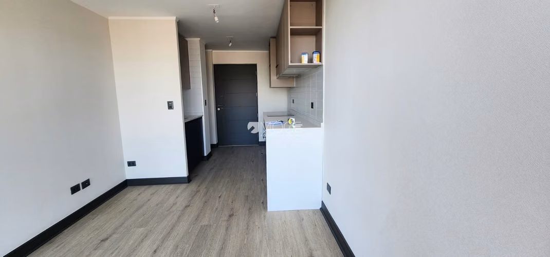 AMPLIO Y MODERNO  DEPTO. EN VENTA. SEMI NUEVO  UF 2.890 A MEDIA CUADRA DE METRO  BELLAVISTA BARRIO RESIDENCIAL AÑO 2024