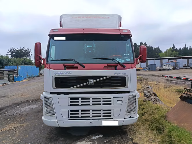 VOLVO FM 12 AÑO 2007 Y SEMIREMOLQUE