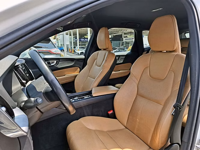 VOLVO XC60 2021